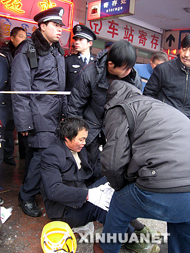 1��28���������ˆT�ڲ鿴�܂��ߵĂ����� �����B�ձ�ѩ�o�L(zh��ng)ɳ��܇(ch��)վ��������˲��ى��������˱��ⲻ��ȫ�������L(zh��ng)ɳ��܇(ch��)վ1��28�ղ���������ڲ���^(gu��)������һ̎�����ͻȻ������һ��������������S֮������������܉������F(xi��n)��(ch��ng)�ˆT�������������t(y��)Ժ������