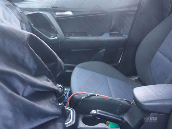 ��10������ �����F(xi��n)��С��SUV�yԇ���ع�