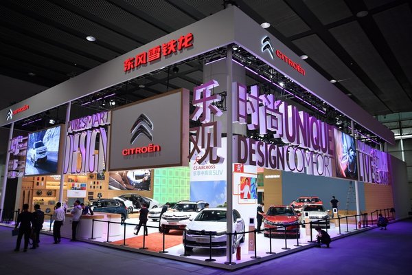 ���ݡ����L�l(f��)  �|�Lѩ�F��SUV���ݔyȫϵ�����Wҫ�V��܇չ-�D1