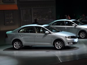 ˹���_(d��)�Ϻ���˹���_(d��)��J2013�� 1.4L �քӘ��x��