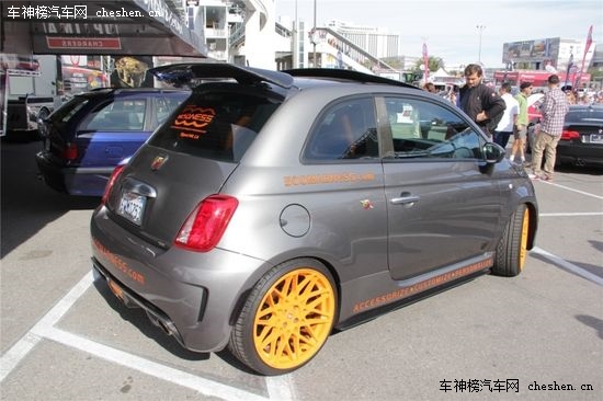����֮Ы SEMA�ϵķƁ���500 Abarth���b SEMA���Ɓ���500 Abarth����܇���b