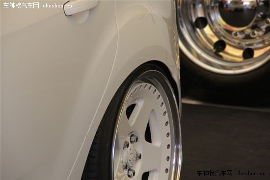 ����ɫ���鹝(ji��) SEMA�ϵĸ��ظ���˹ST���b SEMA,���ظ���˹ST,��܇���b