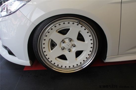 ����ɫ���鹝(ji��) SEMA�ϵĸ��ظ���˹ST���b SEMA,���ظ���˹ST,��܇���b