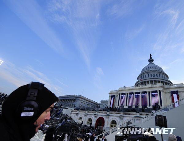  1��20�գ��������׶��Aʢ�D�ć�����Bǰ��ý�w�ڞ���xʽ�Ĉ�����ʂ����������x���y(t��ng)�W���R�ľ��xʽ�����ڇ�����Bǰ�e�С�