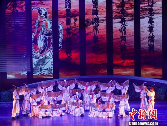 ���׸��脡������硷��h����չ�F(xi��n)�{�����w�����Ļ�