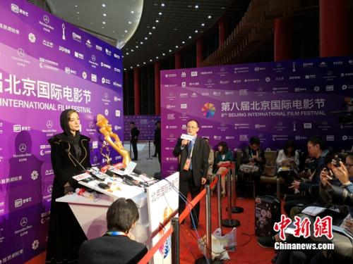 ���ȡ��_�_(d��)���@���Ů��Ǻ����ý�w�L���� ���� �z