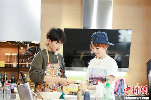 ��Դ���S����?q��)W��(x��)������