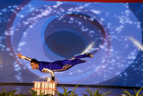 �����Ļ��������(d��ng)֮����퍽��L(f��ng)����(j��ng)����С���(zhu��n)��(ch��ng)��Ŀ�ݳ��ڶ�վ�����