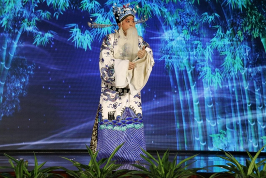 �����Ļ��������(d��ng)֮����퍽��L(f��ng)����(j��ng)����С���(zhu��n)��(ch��ng)��Ŀ�ݳ��ڶ�վ�����