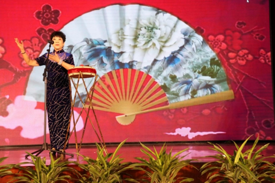 �����Ļ��������(d��ng)֮����퍽��L(f��ng)����(j��ng)����С���(zhu��n)��(ch��ng)��Ŀ�ݳ��ڶ�վ�����