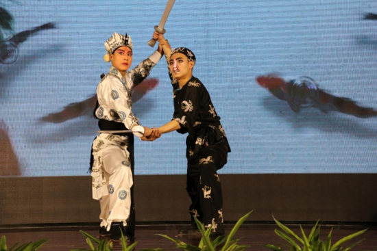 �����Ļ��������(d��ng)֮����퍽��L(f��ng)����(j��ng)����С���(zhu��n)��(ch��ng)��Ŀ�ݳ��ڶ�վ�����