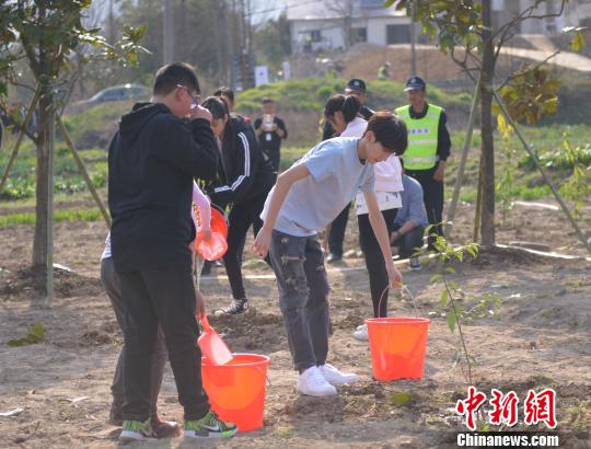 ��Դ���Z�����W����ȹ���ֲ���ᳫ�h(hu��n)�������Gɫ�B(t��i)��