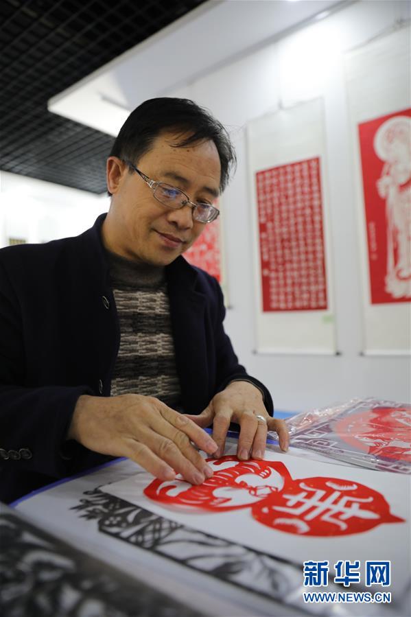 ���Ļ�����2�����C��(hu��)�������м���ˇ�g(sh��)