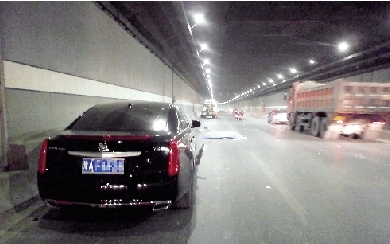 �������������T܇���������� ײ�P�����ˮ�(d��ng)������