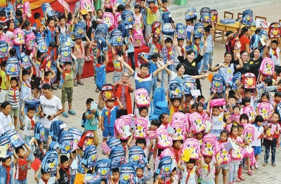 ���M(j��n)������؃�ͯ�W(xu��)У ���桱���^�����ů������