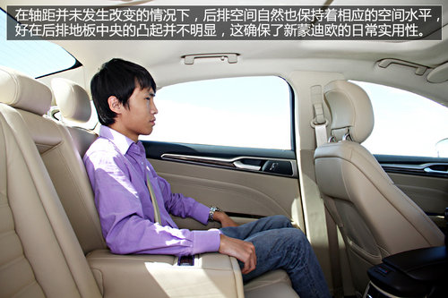 ��Aston��Mondeo�� ԇ�{���ɵϚW��Ş��