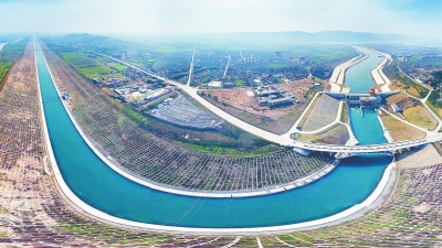 ���ƵZ�^�M(j��n)�����꡿��ˮ�}���e��(m��ng)��