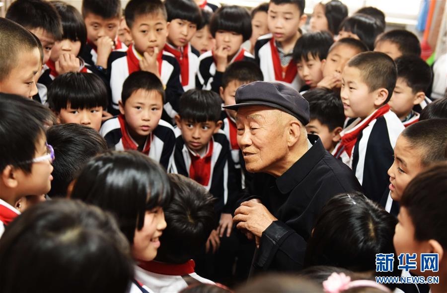 (����)(2)��(gu��)�Ұ�ȫ�����M(j��n)У�@