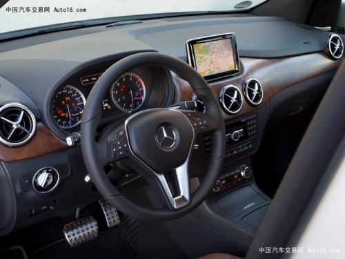 ��(n��i)��O(sh��)Ӌ(j��)��Ȼ���m(x��)�˱��Y����(d��o)�ľ������L(f��ng)���|(zh��)��Ĳ����O(sh��)Ӌ(j��)���]��̫�^�����İ��o�����s��(sh��)�õ����w�L(f��ng)��ҕ�X���ܷǳ��������(bi��o)�������(d��ng)ͣ܇�o��ϵ�y(t��ng)Ҳ���������u�c(di��n)֮һ���ړ�D�ĳ������Ȟ��m����