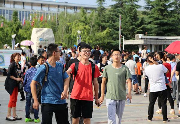 �����Ц���Tȥ����־�h(yu��n) �z)