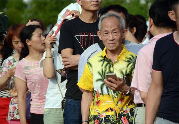 �����߿���Ҫ��Ŀ�Ŀ�ԇ8������17�rȫ���Y(ji��)����һλ�����r�е��ϴ��ڵȺ�ļ��L��Ⱥ�зǳ��@�������r��/�z��