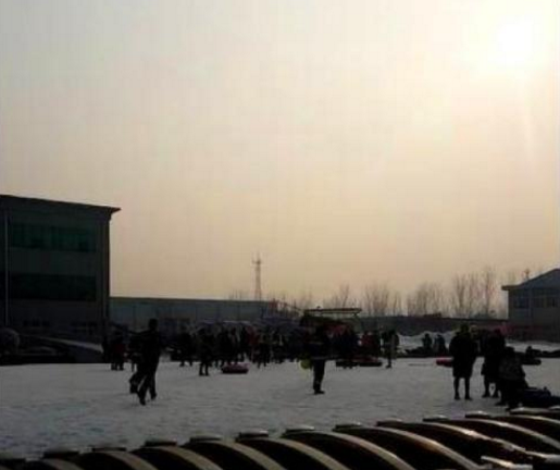 �ӱ�һ��ѩ��(ch��ng)�l(f��)��̮������ͣ �����ο��܂�