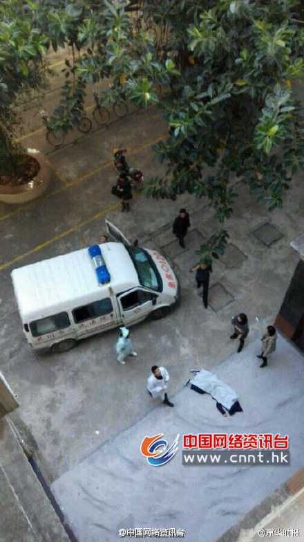 �V�|һ����Ů�����n�g��������