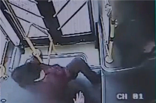 Ů�˿ʹ��[����40��� ׷��˄�(w��)�T��r܇�v���