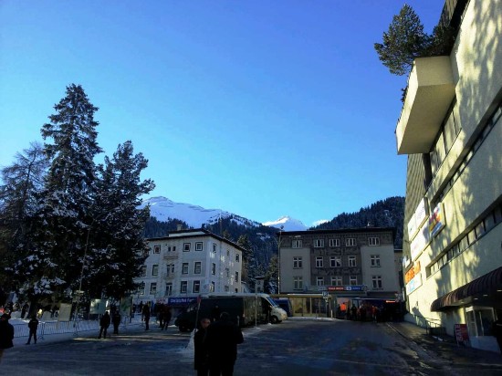 �M����ȥ��һƬѩ�ס��_�µ�·������̎����픣��h(yu��n)̎��ɽ�����_(d��)��˹��ȫ��һ��(g��)�yɫ��������