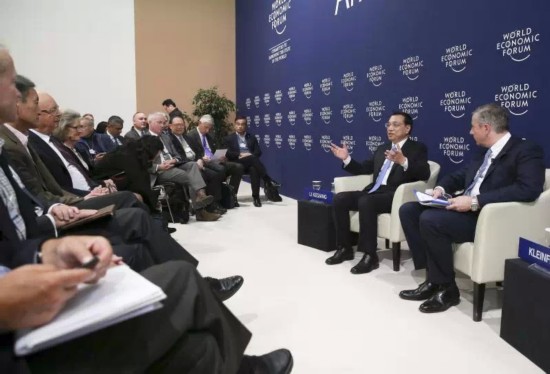 ��(d��ng)?sh��)ؕr(sh��)�g21����������ˏ�(qi��ng)��������ʿ�_(d��)��˹��ϯ�c����(j��ng)Փ����������(hu��)���팦Ԓ��(hu��)��Ԕ��(x��)�ش��˶�λ�����P(gu��n)���Ї��ĸ�l(f��)չ���}���ᆖ���F(xi��n)����α��l(f��)����ҵ�����