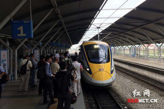 (��������ٶ���܉��܇�M���R��������ʽ�d���\(y��n)�I��)