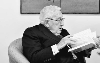 ��������r(sh��)��������(gu��)ǰ��(gu��)��(w��)����������ڼ~�s���k���҃�(n��i)�o�����������ڽ��ܱ���(b��o)ӛ�߲��L�r(sh��)��92�q���g�Ļ�����ʿ�f������(du��)����������߀�ڽӎׂ�(g��)�Ԓ��������ÿ�칤�����L(zh��ng)�r(sh��)�g������15��(g��)С�r(sh��)��������������������^�X��Ȼ���������ÿ�칤���@ô�L(zh��ng)�r(sh��)�g����ʲô���܆᣿�����������ҵ�ĸ�H����98�q�����H95�q����������Ц���f��