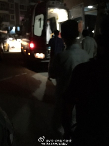 �����˰�ҹ���T��һס���Ǹߺ��������ˡ�