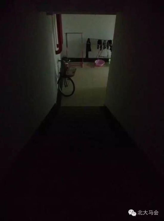 �����،W(xu��)У�����ù��y��:�o(w��)��ͬ�o(w��)�籣���r(sh��)�Ӱ�