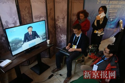 ��������ӛ�߂����^����(x��)��ϯ�ڵڶ��û�(li��n)�W(w��ng)����_Ļʽ�ϵ���Ҫ�vԒ���¾���ӛ�� �����w �z