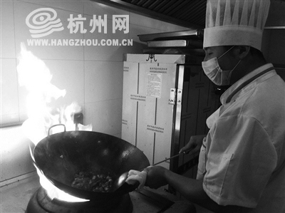 ��ʒɽһ���в͵����N�����򎟸���������ҹ����Ͻo���¶�����������