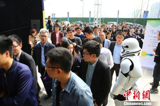 �f���ƙC(j��)���˽M�F(tu��n)�u���y�֡�ȫ������ϵ�y(t��ng)�����ຼ��