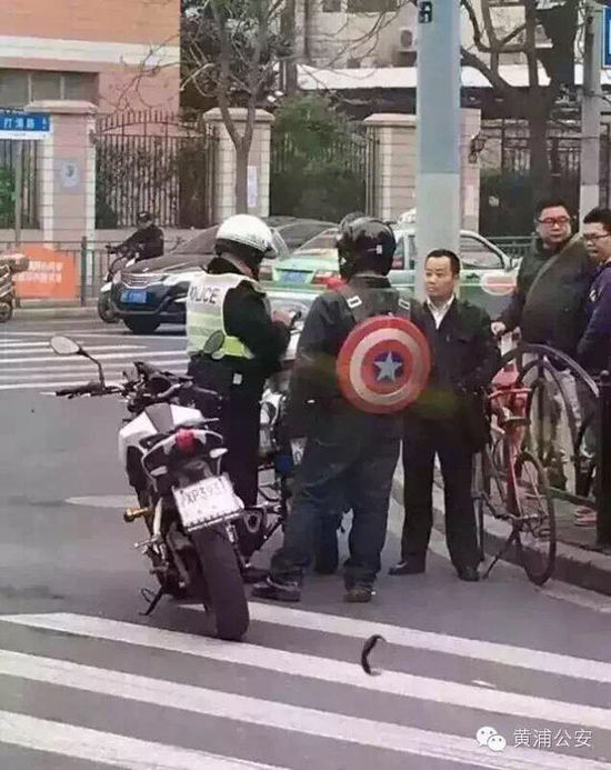 �Ϻ��S�־���΢���ع�12���J�t�����ˣ����Ŵ������^��