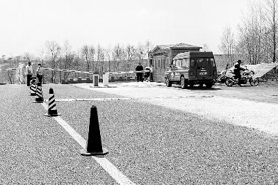 �ӱ�����ԭ��·���ؾ��̼қ]���� �ο͵��^����