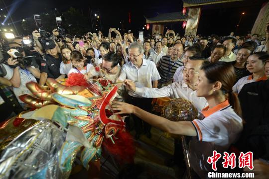 ���φ����Ļ��z�a(ch��n)��ϵ�л��ȫ�������zʢ��