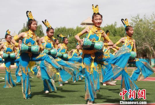 ���C�ĸ�W(xu��)У�w�����������������ۃ�(y��u)���\�ӆT����