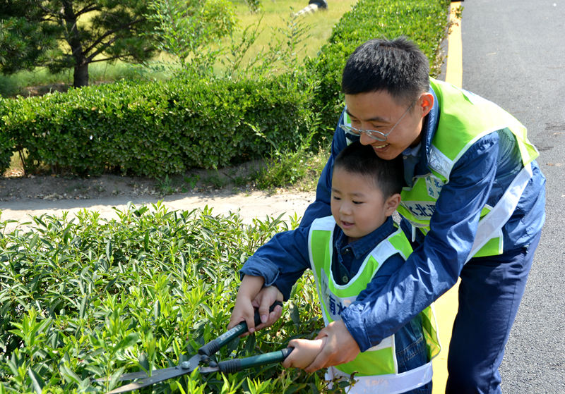 ��ֻ��������ÿ�Nֲ������(x��)������֪����κ��o�����������x�f��������һ���޼��Gֲ������С�����f�޼�С�������˼��ϣ��߀���ف���������W(w��ng)ӛ�ߌO����z��