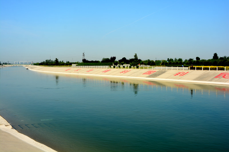 �����ӵ����������O(sh��)Ӌݔˮ������170������ÿ�룬�Ӵ�������200������ÿ�����о�������ʽͨˮ�ԁ�������������ˮ��Ӌ10�������aˮ���s3000�f��������׌һ�ȸɺԵ�ʯ���fĸ�H���ػ����ջ�������V�������ṩ��һƬ��ˮ�{����������W(w��ng)ӛ�ߌO����z��