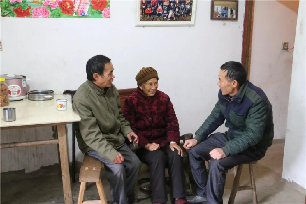 �@һĻ�I�������ֵ�ͽ��40������ĸ�Hȥ������������70�q����