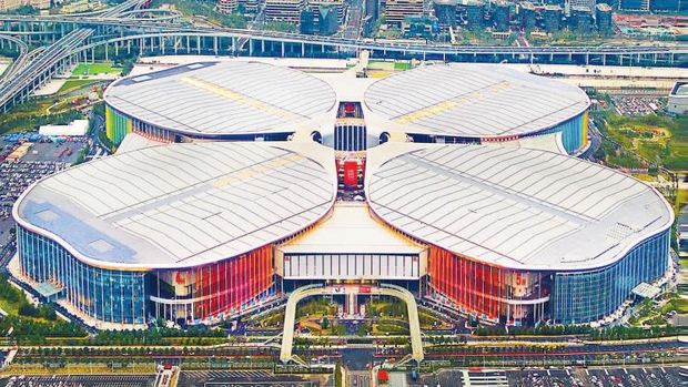 ���r����������ƪ�¡��ڶ����M(j��n)�����_Ļ��Ӌ�r200����ȫ����I(y��)���ڴ����ʬF(xi��n)�µľ���