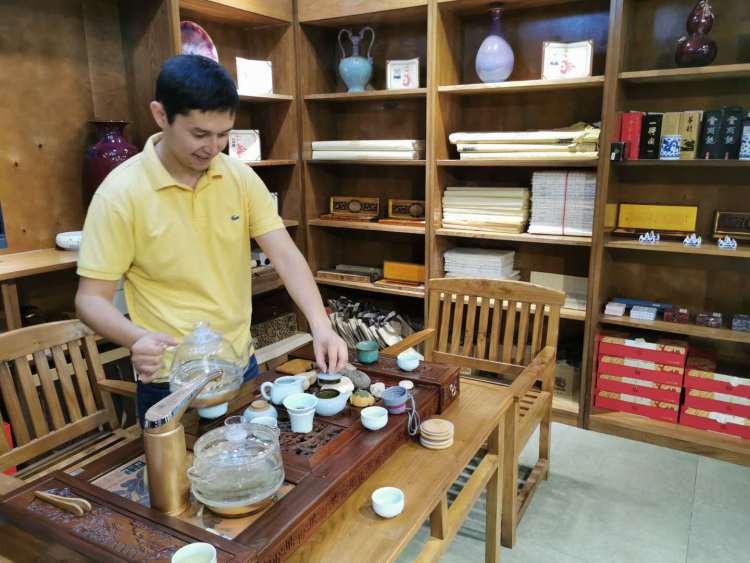 ��(x��)��ϯ�w����ʲ�P�ˣ��@���c���z�I֮·�����о���