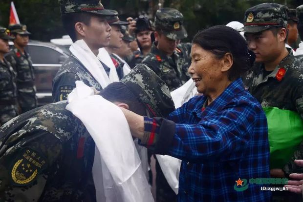 �@�β���30���ҕ�l��׌܊�˸е�ů�ģ�