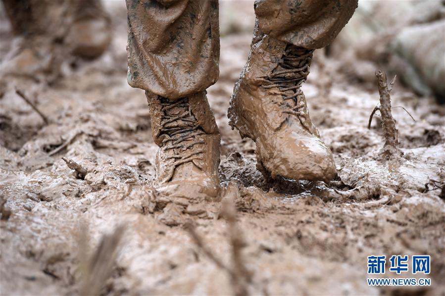 ������(x��)��ƽ�r(sh��)���Ї�(gu��)��ɫ���(hu��)���x˼��ָ���¡����r(sh��)����������ƪ�¡���(x��)��ƽ����(sh��)ӛ�P(gu��n)���¡��D�Ļ���(d��ng)����10��һ�О������񡪡���(xi��)��ȫ��(gu��)��Ѵ�Ȟ�(z��i)ȡ���A�����ش����֮�r(sh��)