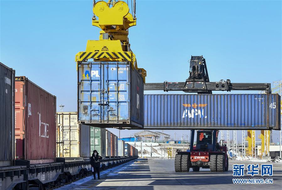 �����Aȫý�^�l���D�Ļ���(d��ng)����14��������ɽ�ϱ����V��(xi��)�l(f��)չ��ƪ��������(x��)��ƽͬ־����ĵ��h�����P(gu��n)���½������o(j��)��(sh��)