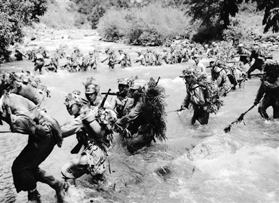 �ψD���������b���Ї�(gu��)ʿ����ǰ������ŭ��ǰ����·���������������������܊���M(j��n)����